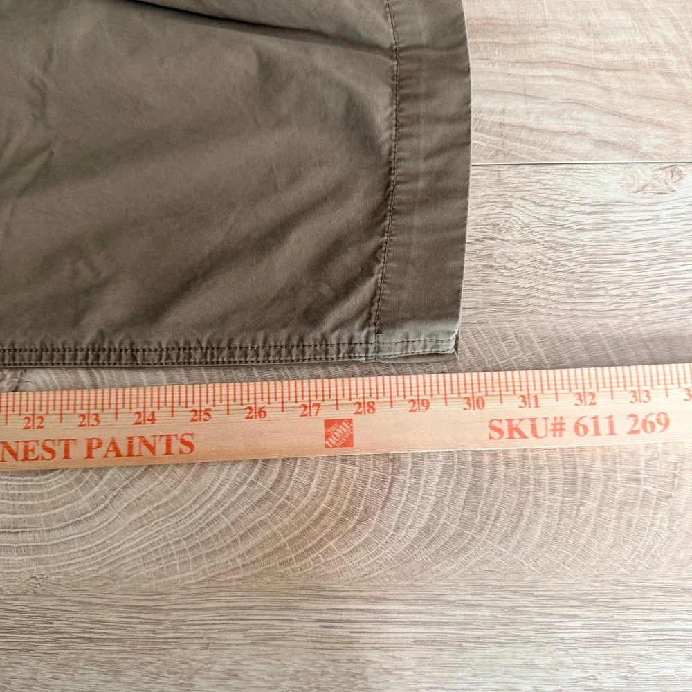 Banana Republic trousers secure still
